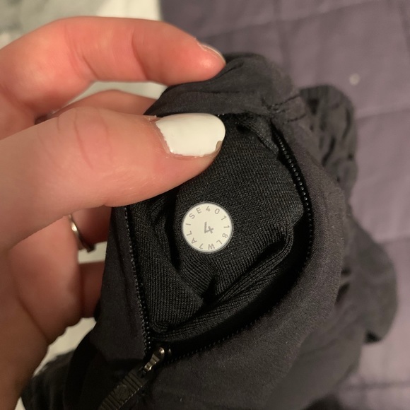 lululemon shorts - Picture 3 of 3